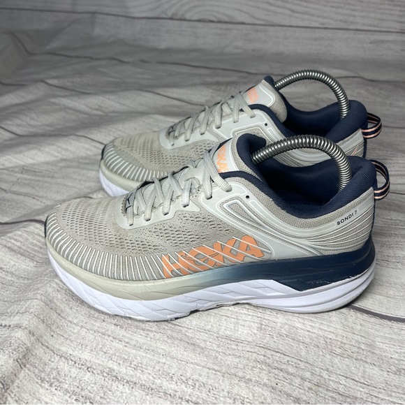 Hoka One One Women's 8 D (Wide) Bondi 7 Gray Running Shoes - Picture 3 of 7